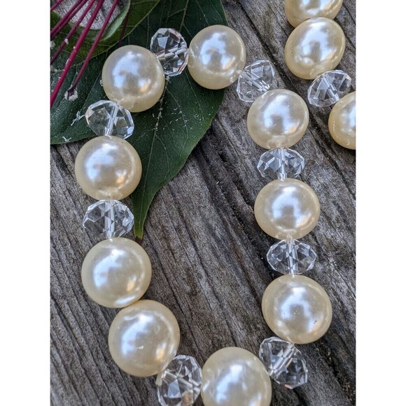 Vintage Faux Pearl Bracelet Stack, 3 Pearly Stretch Bracelets - Picture 3 of 10